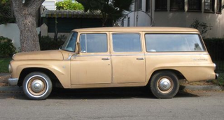 Illustration for article titled 1965 International Harvester Travelall D-1000, With Bonus Proto-SUV Poll